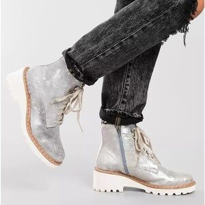 Dolce Vita Hinto Silver Leather Lug Sole Ankle Boots Size 9